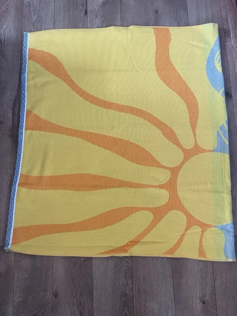 Trident Oversized Beach Towel, 100% Cotton, 40IN X 72IN, NEW